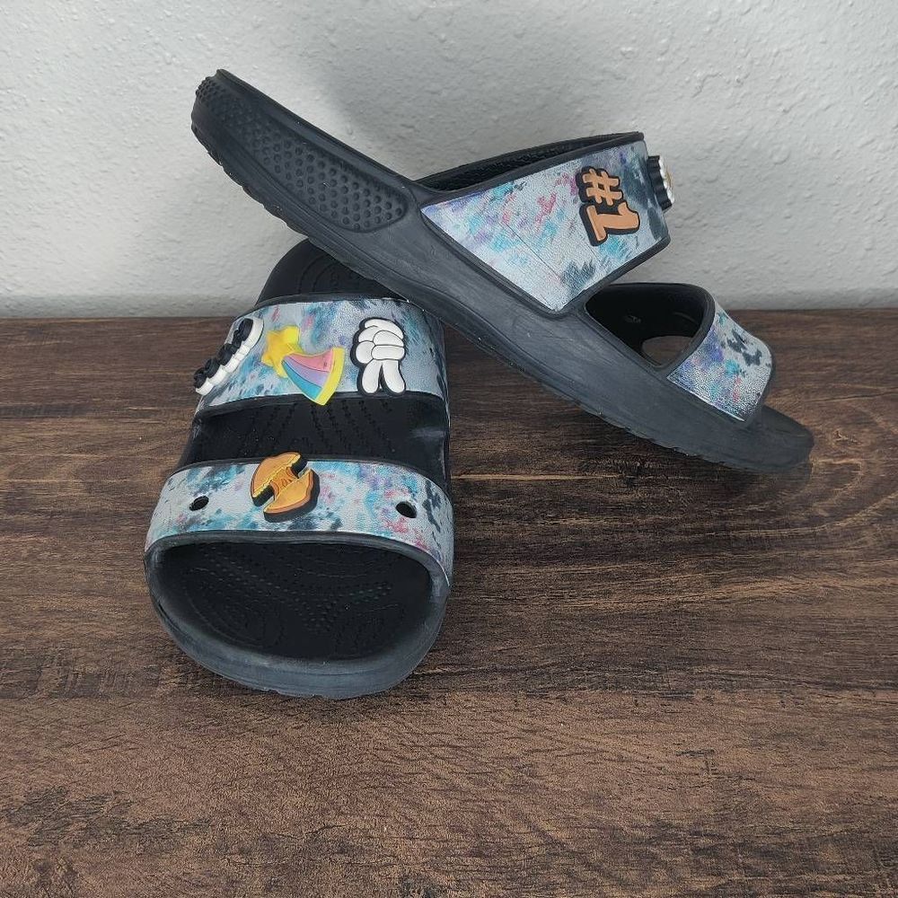 CROC WITH CHARMS BLUE TYE DYE  SANDALS SIZE 5 MEN AND 7 WOMEN